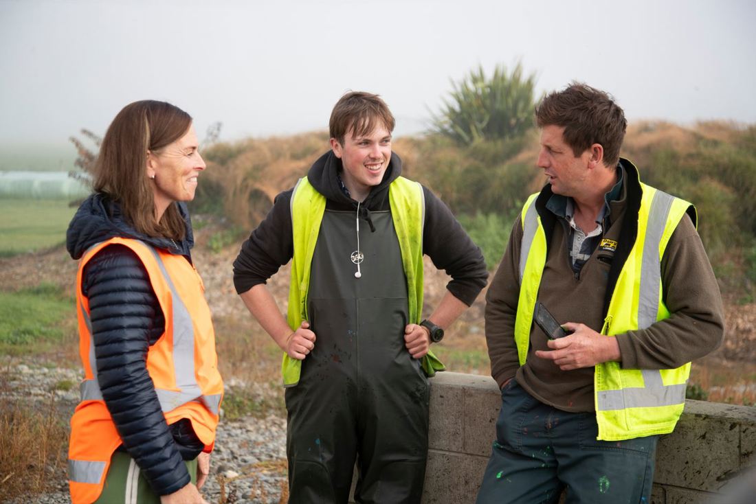 Nextgen Student Matthew Fox With Host Farmers Becs And Josh Dondertman