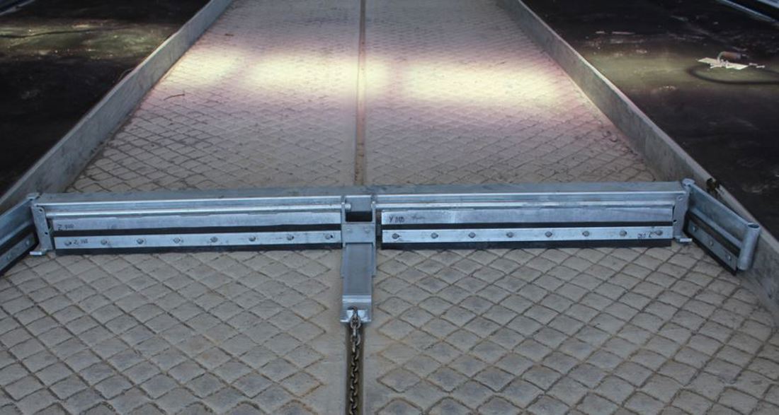 Off Paddock Investment Effluent Chain Pulled Scraper